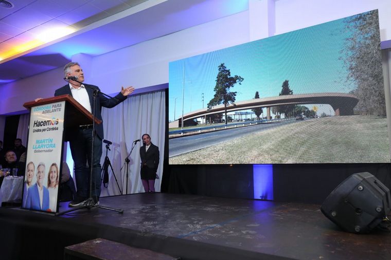 FOTO: El intendente anunció un viaducto entre La Calera y Córdoba.