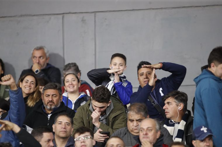 FOTO: Los hinchas de Talleres coparon las tribunas del Kempes.