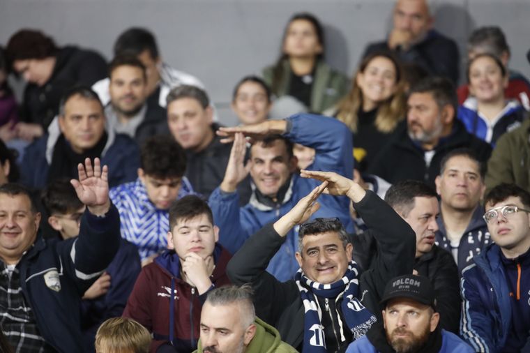 FOTO: Los hinchas de Talleres coparon las tribunas del Kempes.