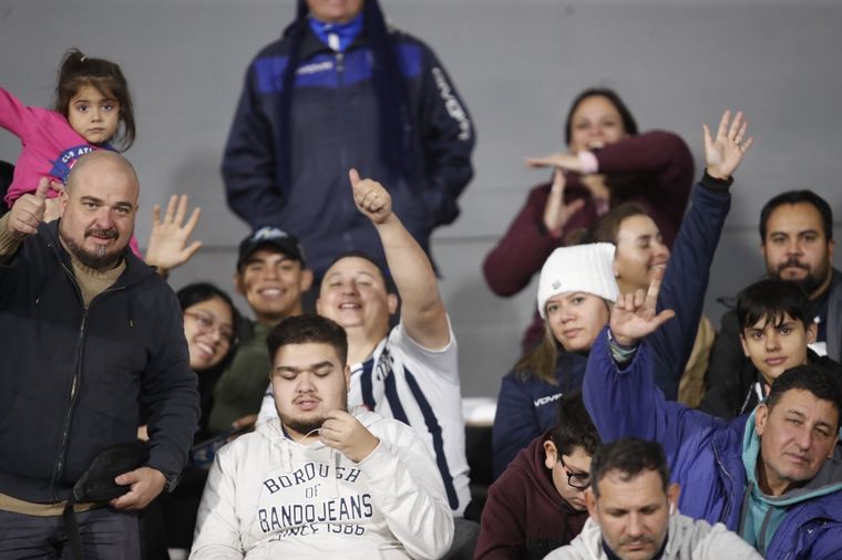 FOTO: Los hinchas de Talleres coparon las tribunas del Kempes.