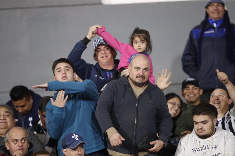 FOTO: Los hinchas de Talleres coparon las tribunas del Kempes.