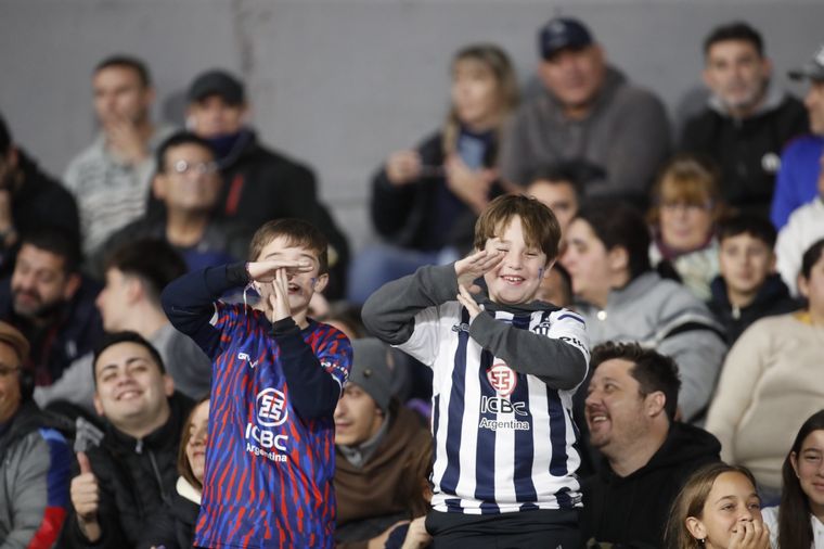 FOTO: Los hinchas de Talleres coparon las tribunas del Kempes.