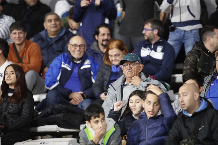 FOTO: Los hinchas de Talleres coparon las tribunas del Kempes.