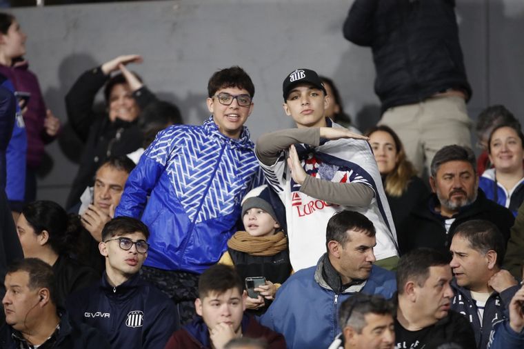 FOTO: Los hinchas de Talleres coparon las tribunas del Kempes.