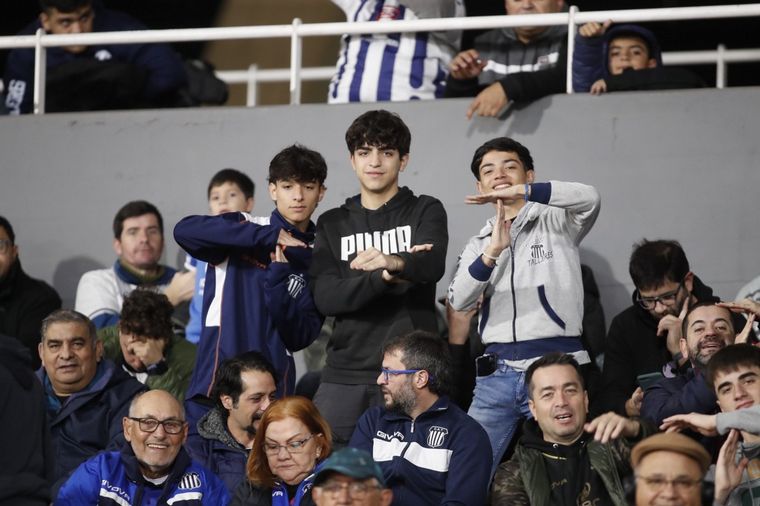 FOTO: Los hinchas de Talleres coparon las tribunas del Kempes.