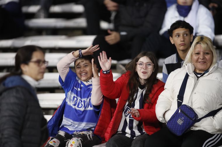 FOTO: Los hinchas de Talleres coparon las tribunas del Kempes.