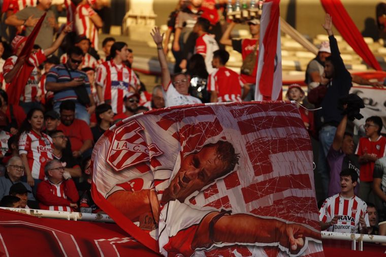 FOTO: Los hinchas de Instituto coparon las tribunas del Kempes.