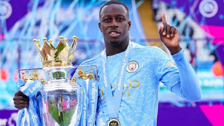 FOTO: Benjamín Mendy fue jugador del City por 50 partidos (Foto: Twitter)