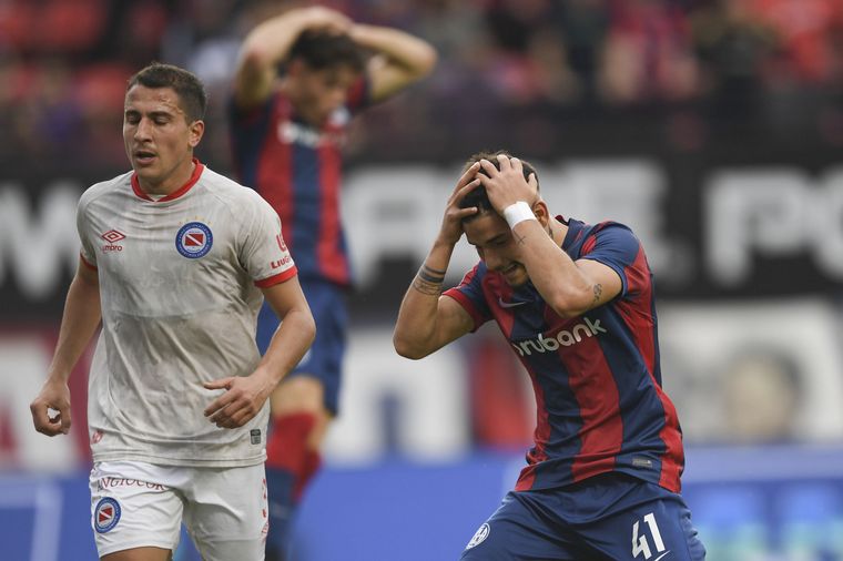 FOTO: Argentinos venció a San Lorenzo de visitante.