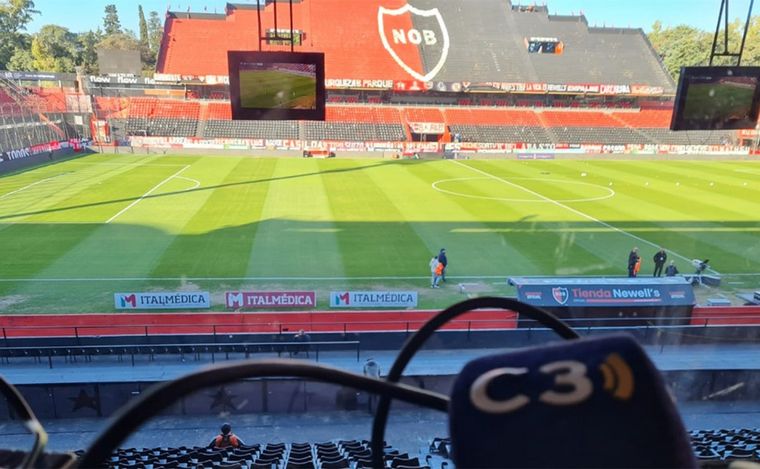 FOTO: Newell's, con la mente en la Sudamericana, recibe a Talleres en el Coloso.