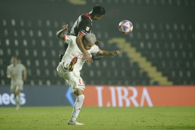 FOTO: Instituto vs Huracán.