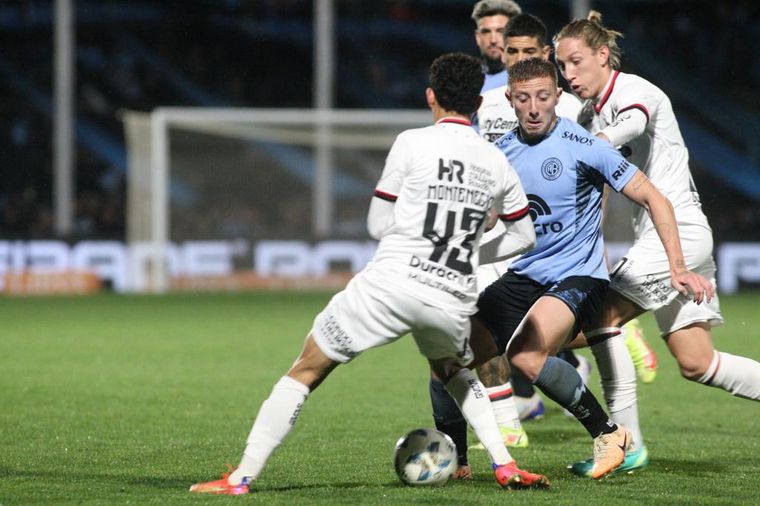 FOTO: Belgrano vs Newell`s en Alberdi.