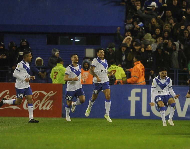 FOTO: Lautaro Gianetti, la figura de la victoria de Vélez ante el "Millonario".