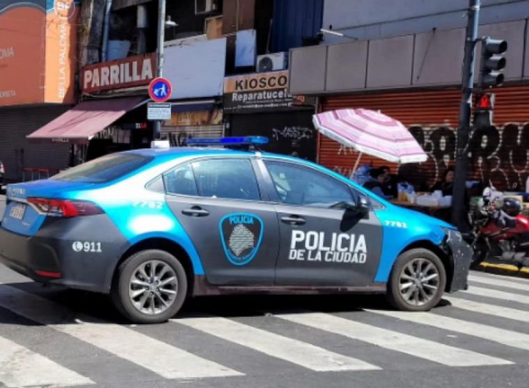 FOTO: Atacaron a una pareja con un bate de béisbol en Balvanera, hay cinco detenidos