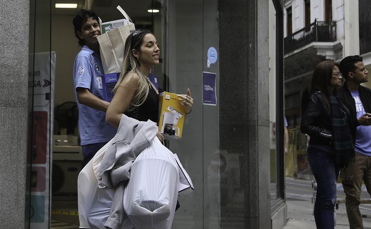 FOTO: Fiebre de venta de electrodomésticos pre elecciones: hoy, precios estables.