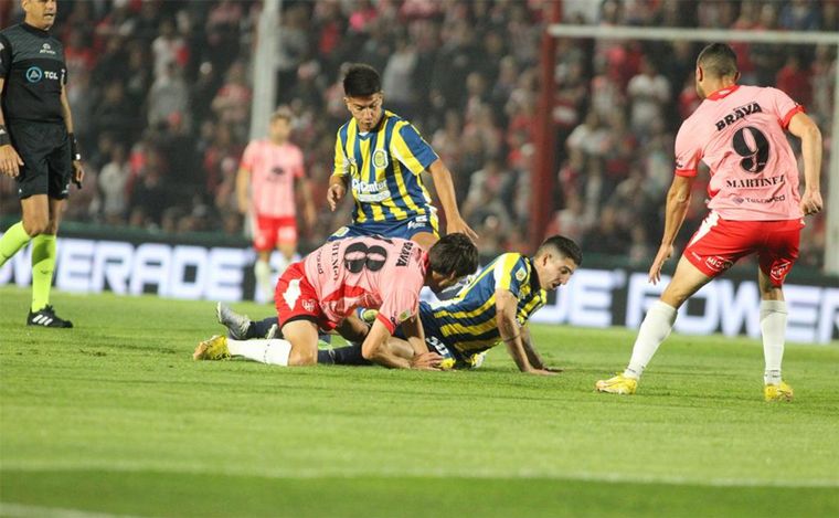 FOTO: Rosario Central vs. Instituto. Fecha 10 - Copa de la Liga Profesional 2023. 