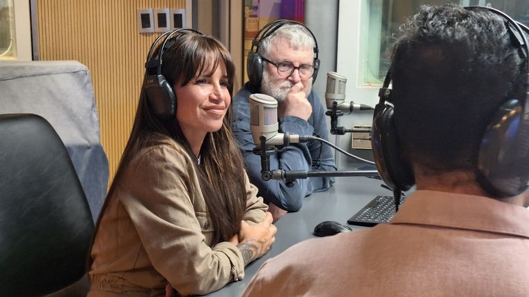 FOTO: Florencia Peña visitó Cadena 3 durante Viva la Radio.