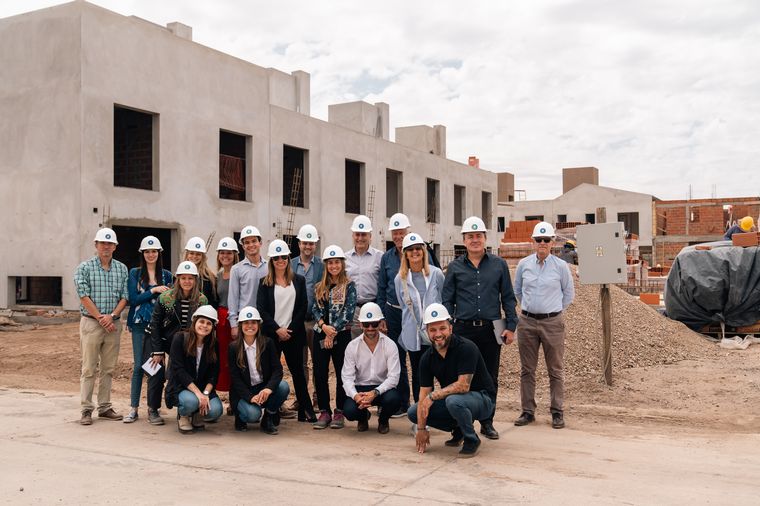 FOTO: Manantiales: Pilay anunció que en el 2024 los clientes recibirán su casa.