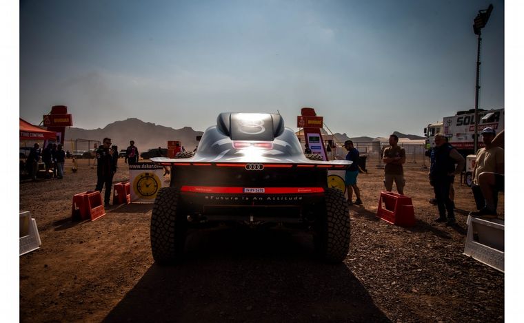 FOTO: Los Audi comenzaron bien el Dakar