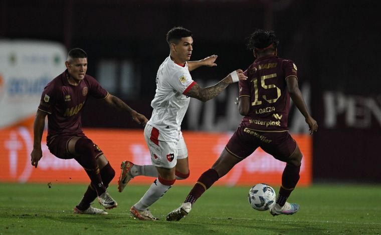 FOTO: Newell's vs. Lanús. Fecha 2 de la Copa de la Liga Profesional 2024. 