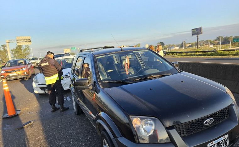 FOTO: El choque involucró cuatro vehículos. 