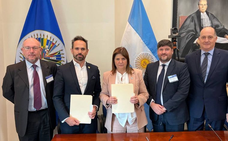 FOTO: La violencia en Rosario se metió en la agenda de Bullrich en Estados Unidos.