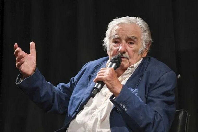 FOTO: Mujica anunció en abril que tiene cáncer de esófago. 