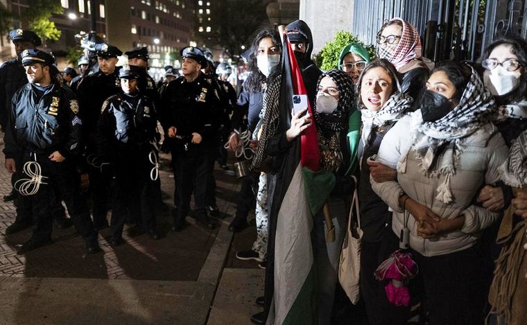 FOTO: Protestas contra la guerra en Gaza en las universidades de Estados Unidos. (Foto: NA)