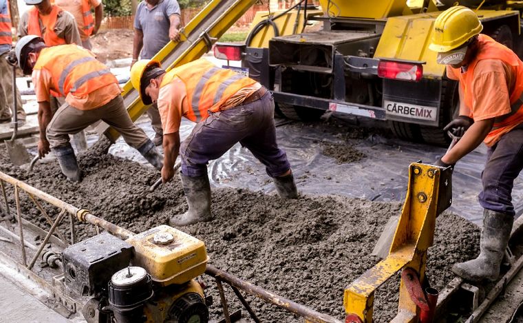 FOTO: Cae el empleo en Córdoba por la paralización de la obra pública. (Ilustrativa/NA)