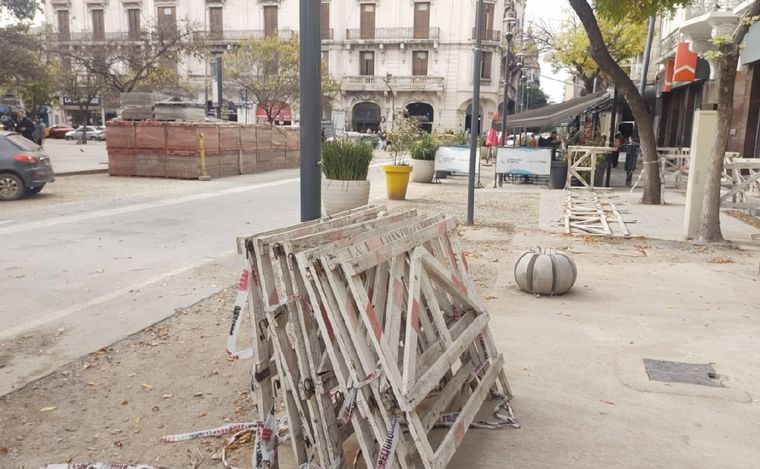 FOTO: La Plaza San Martín, en estado de abandono. (Foto: Fernando Barrionuevo/Cadena 3)