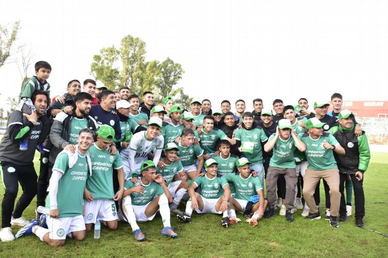 FOTO: Camioneros campeòn del Promocional