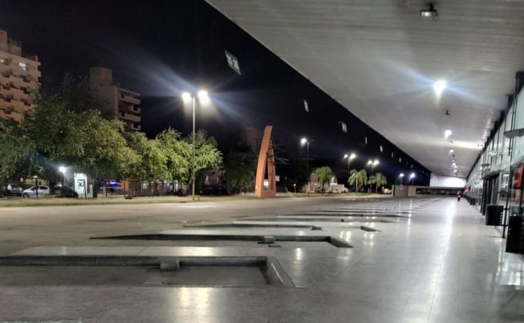 FOTO: La terminal, sin colectivos.