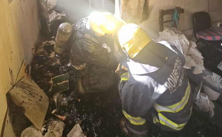 FOTO: Incendio en el Hospital Córdoba: Bomberos controlaron el fuego y no hay heridos.