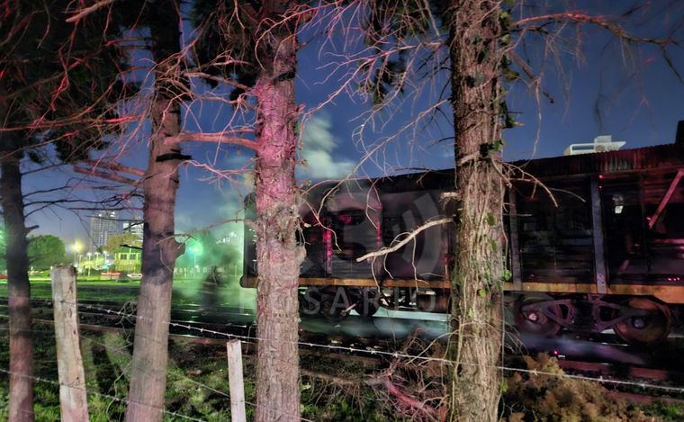 FOTO: El vagón incendiado. No se reportaron heridos.