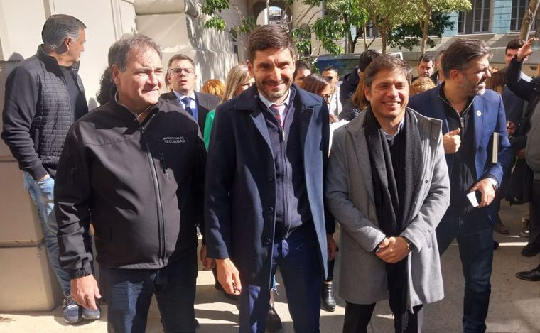FOTO: Los gobernadores de Santa Fe y Buenos Aires, Pullaro y Kicillof, en Rosario. 