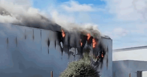 FOTO: Un incendio de gran magnitud se declaró en el Parque Industrial de Villa María