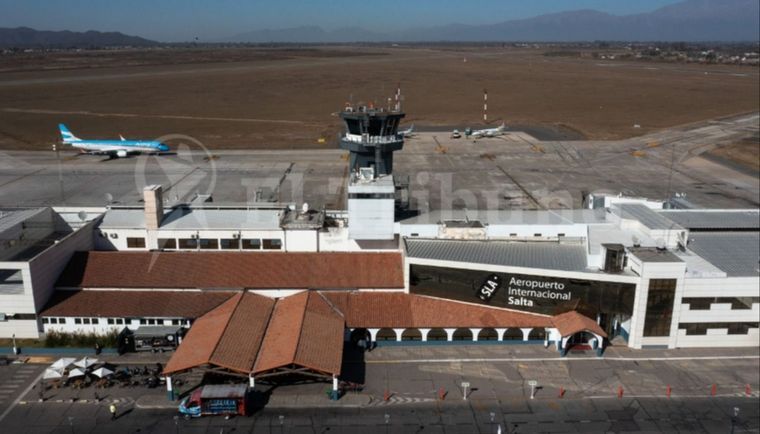 FOTO: Un pasajero mencionó “bomba” y causó revuelo en el  aeropuerto de Salta
