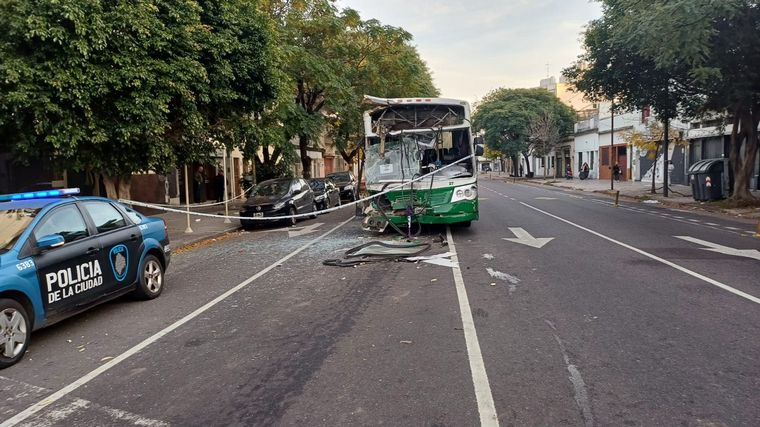 FOTO: Hubo al menos 17 heridos por el choque de dos colectivos en Chacarita.