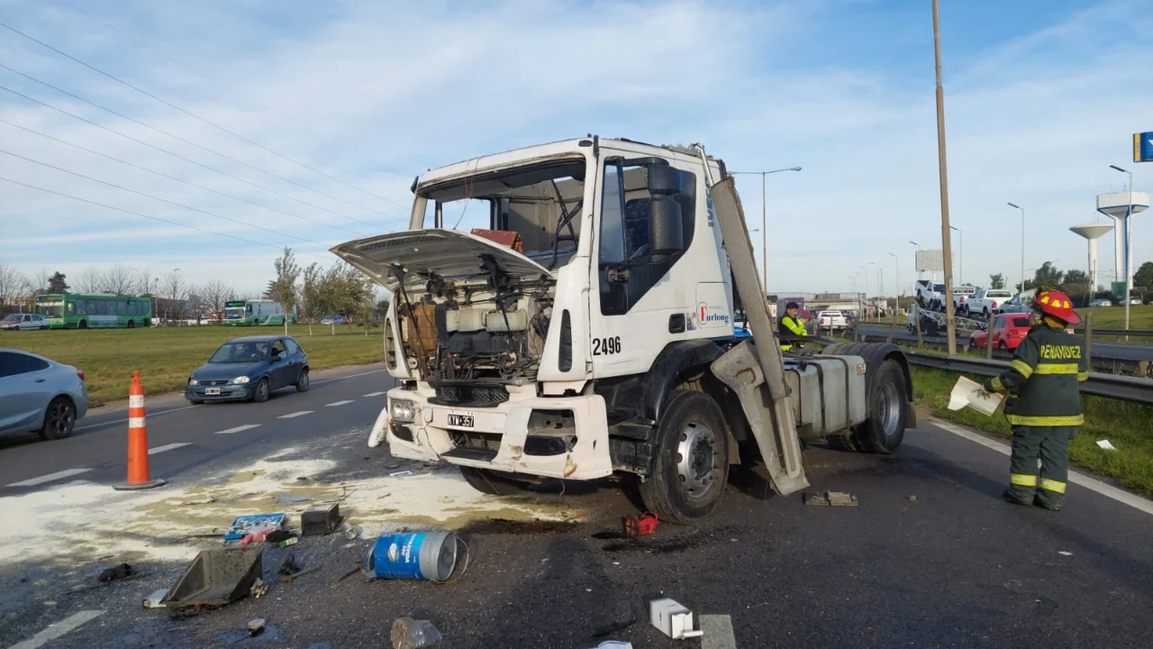 FOTO: Un chofer de camión murió arrollado por su propio vehículo