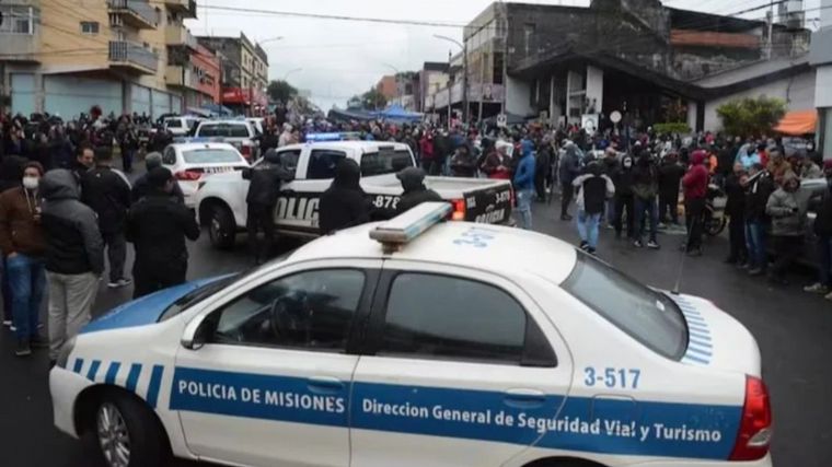 FOTO: Protesta de policías en Misiones (Foto: El Editorial)