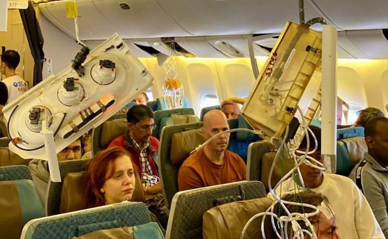 FOTO: Fuerte turbulencia en un avión de Singapore Airlines (Foto: X @AirportHaber)