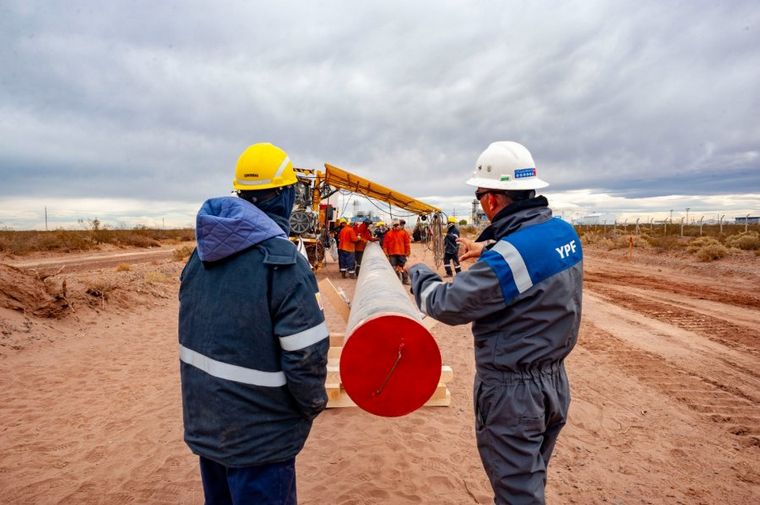 FOTO: YPF inicia construcción del primer tramo del oleoducto Vaca Muerta Sur
