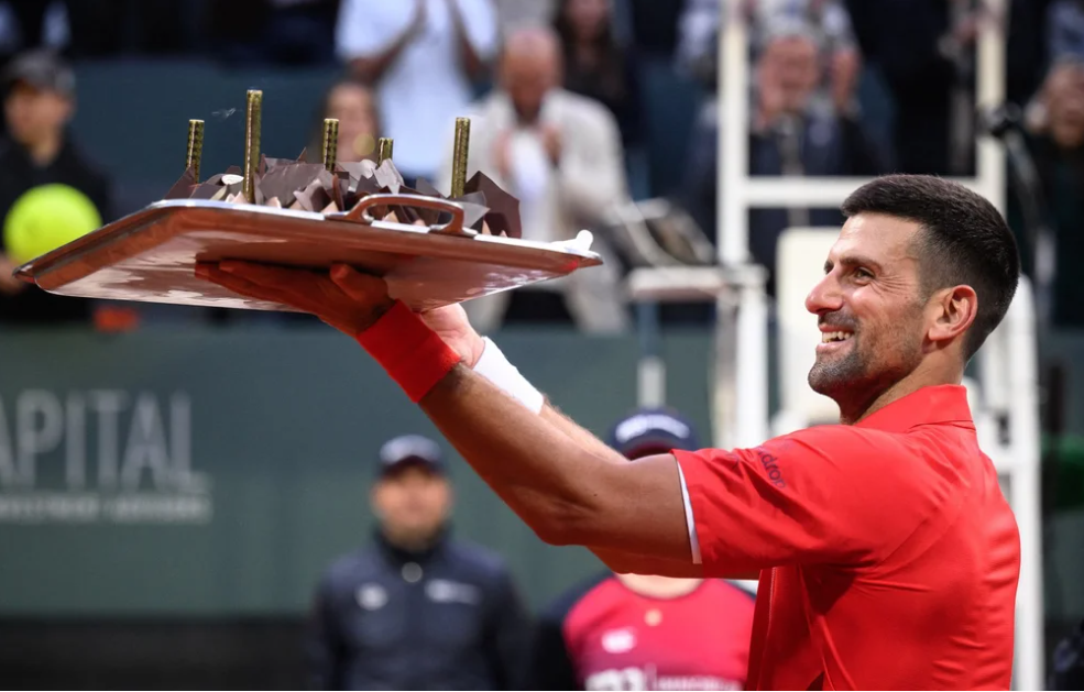 FOTO: Djokovic alcanzó su victoria 1.100 en el ATP de Ginebra el día de su cumpleaños