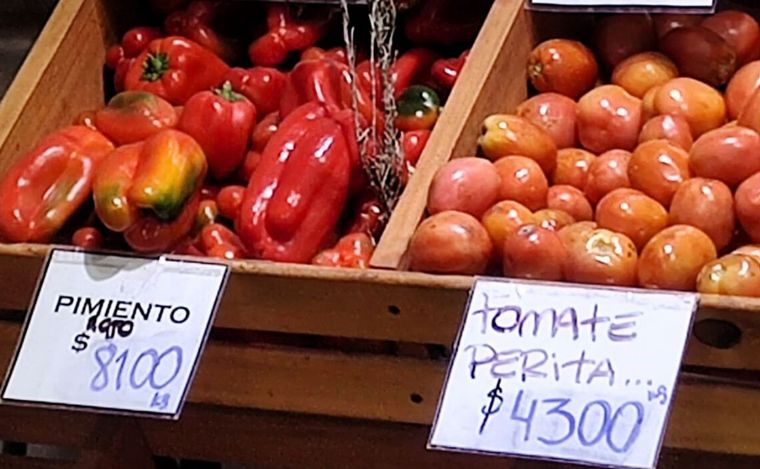 FOTO: Los precios del pimiento y el tomate, por las nubes.