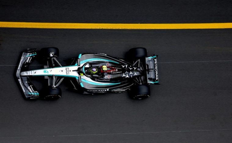 FOTO: Hamilton lideró la FP1, un buen comienzo para la golpeada Mercedes