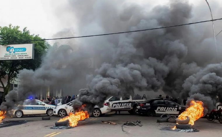 FOTO: El conflicto policial en Misiones, sin solución. (Foto: NA)
