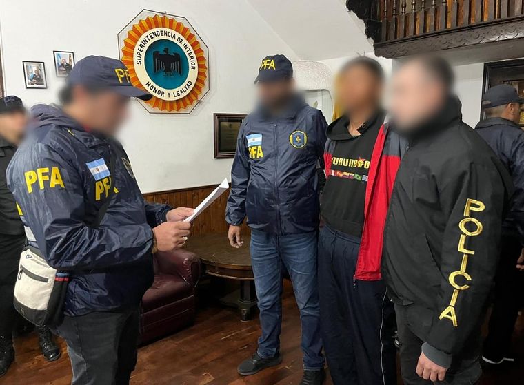FOTO: Expulsaron del país a más familiares ecuatorianos del narco “Fito” Macías