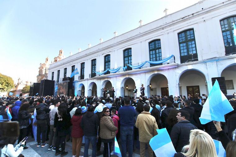 FOTO: Una multitud acompañó el discurso del presidente en Córdoba.
