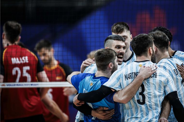 FOTO: La Selección argentina festeja el triunfo ante Alemania: (Foto: @AndresPando_)
