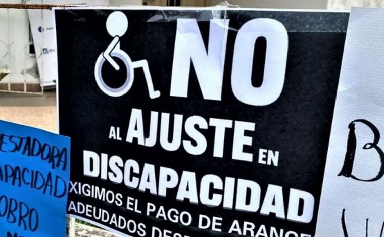 FOTO: Reclamos de las personas con discapacidad por el sistema de prestaciones.